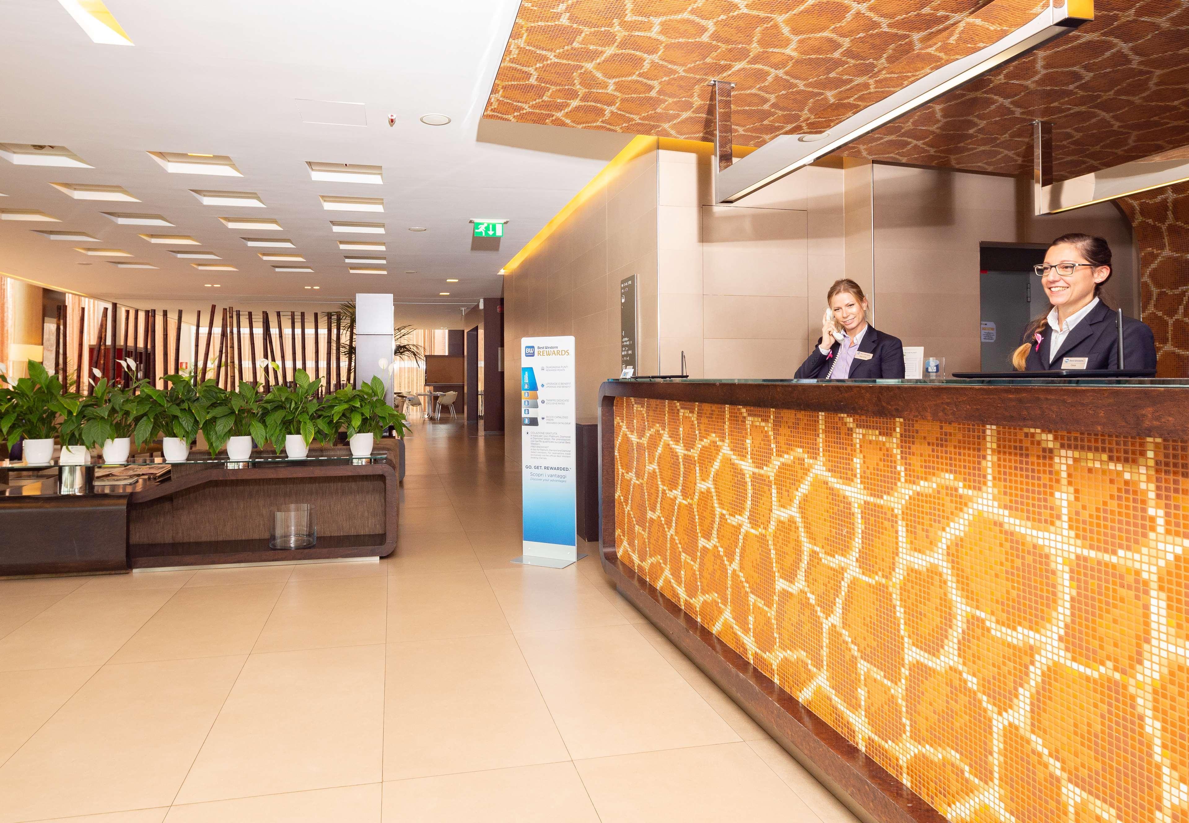 Western Goldenmile Milan 4*