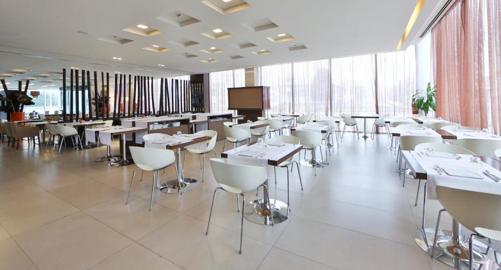 Hotel Western Goldenmile Milan 4*
